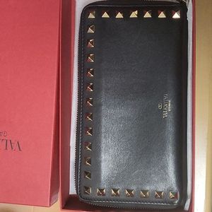 Valentino Garavani rockstud zippy long wallet